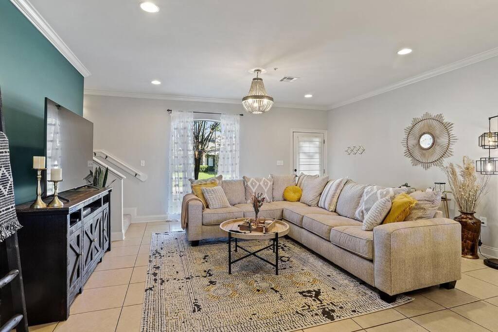 Lovely 2-bd condo close to campus, free parking - Bed and Breakfast