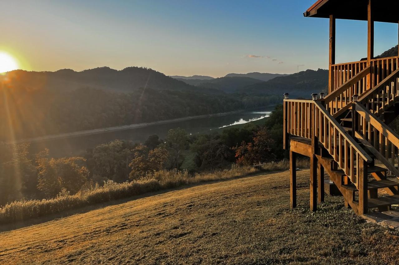 Riverbend Retreat - Bed and Breakfast