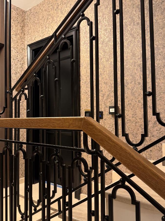 Cetinjska Palace - B&B Belgrado