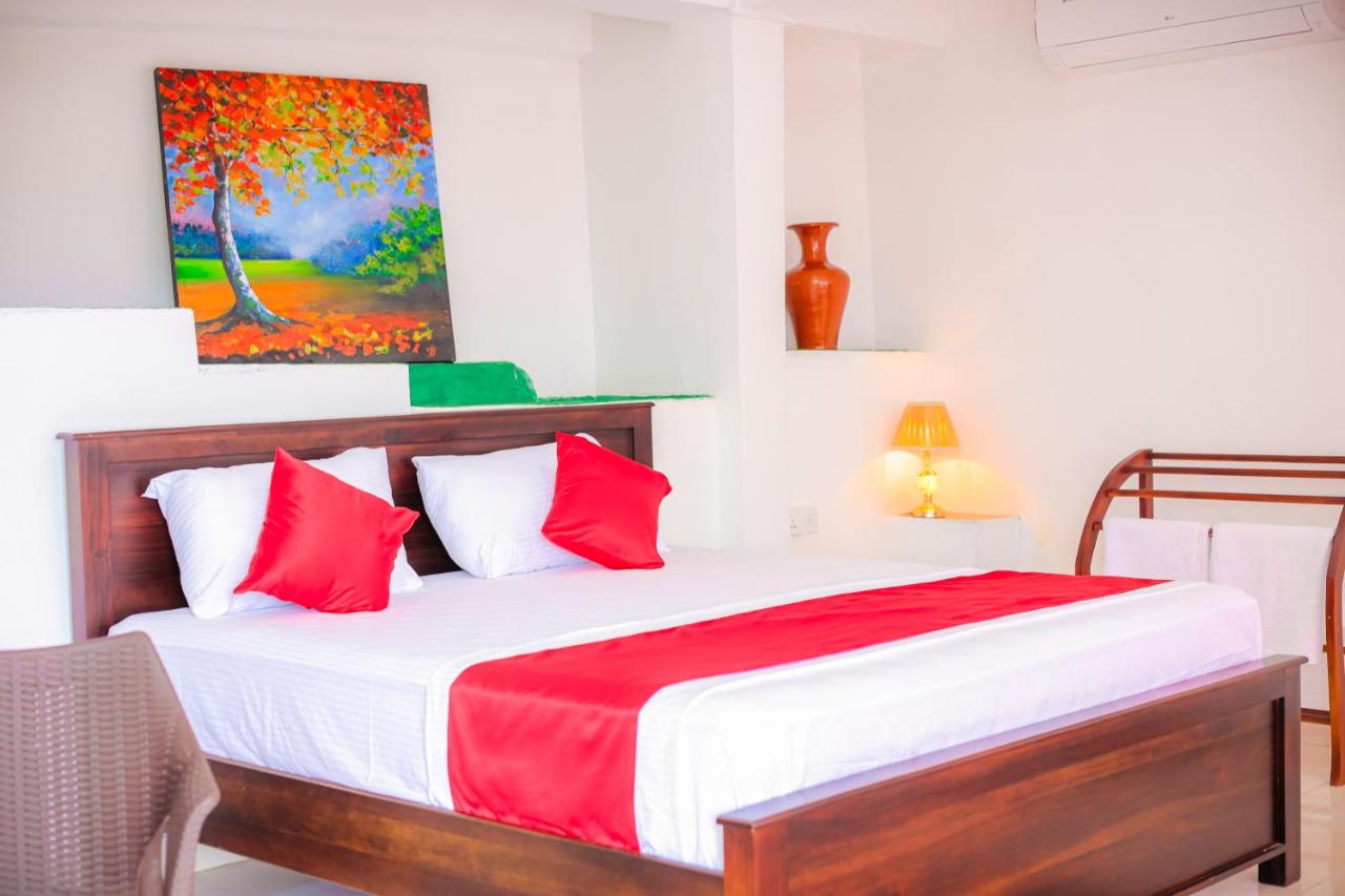 Deluxe Double or Twin Room with Mountain View