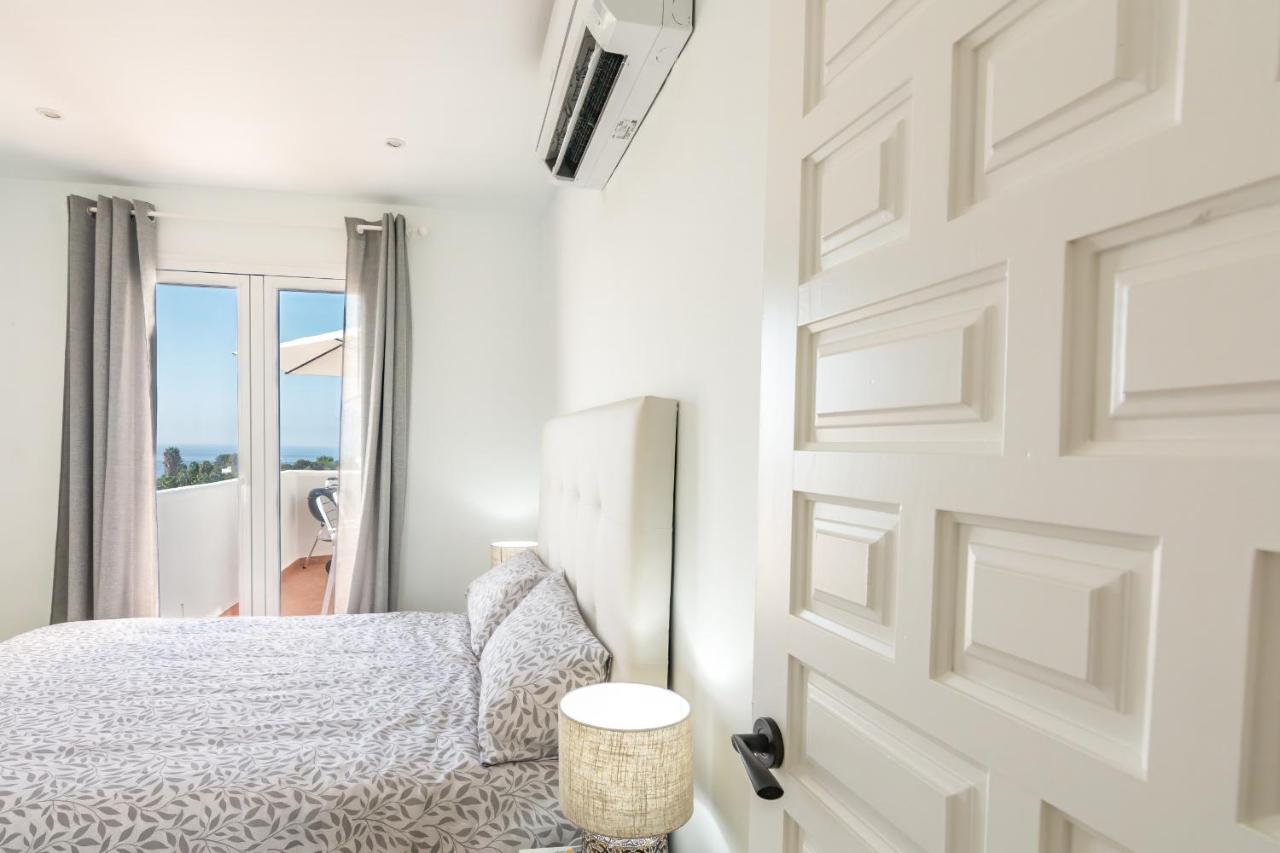 Appartement 2 Chambres avec Terrasse et Vue sur la Mer