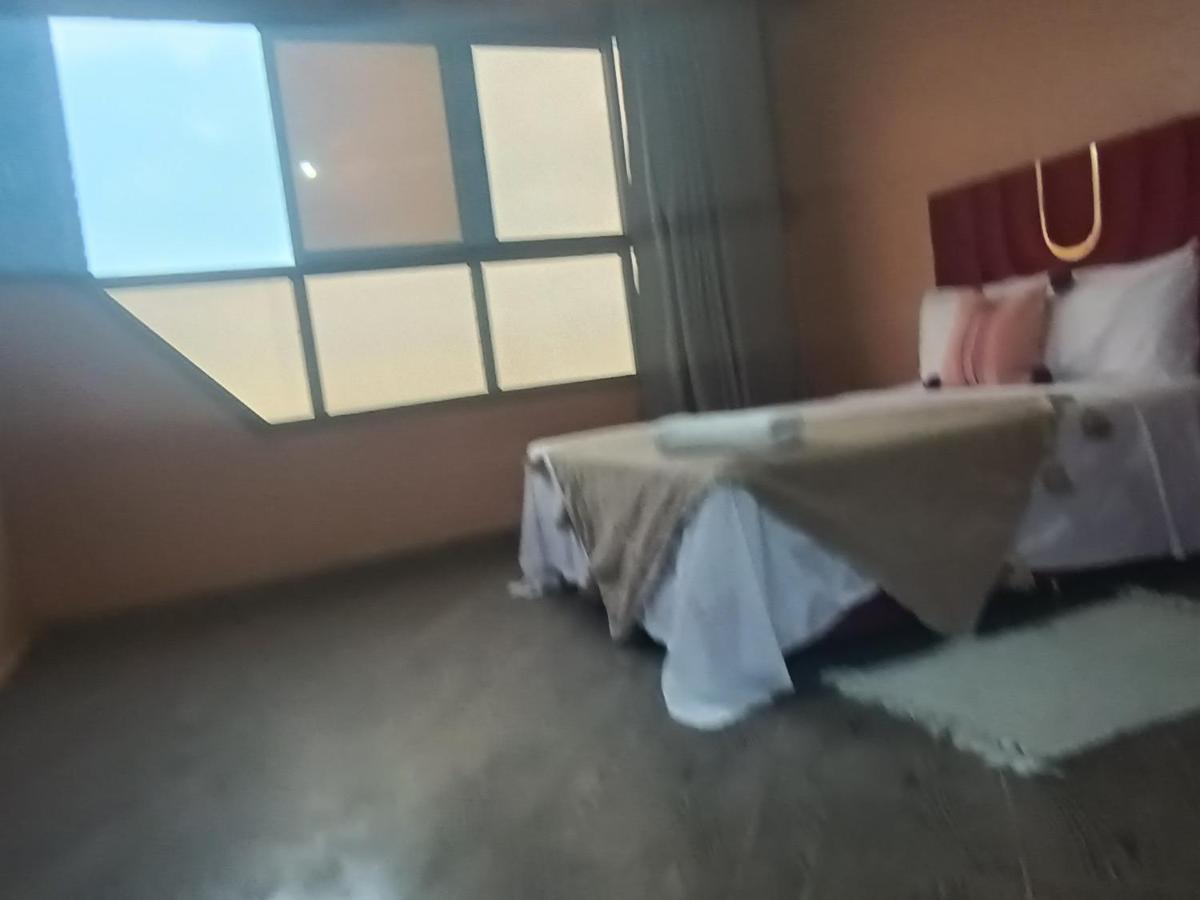 Estudio con vista al océano