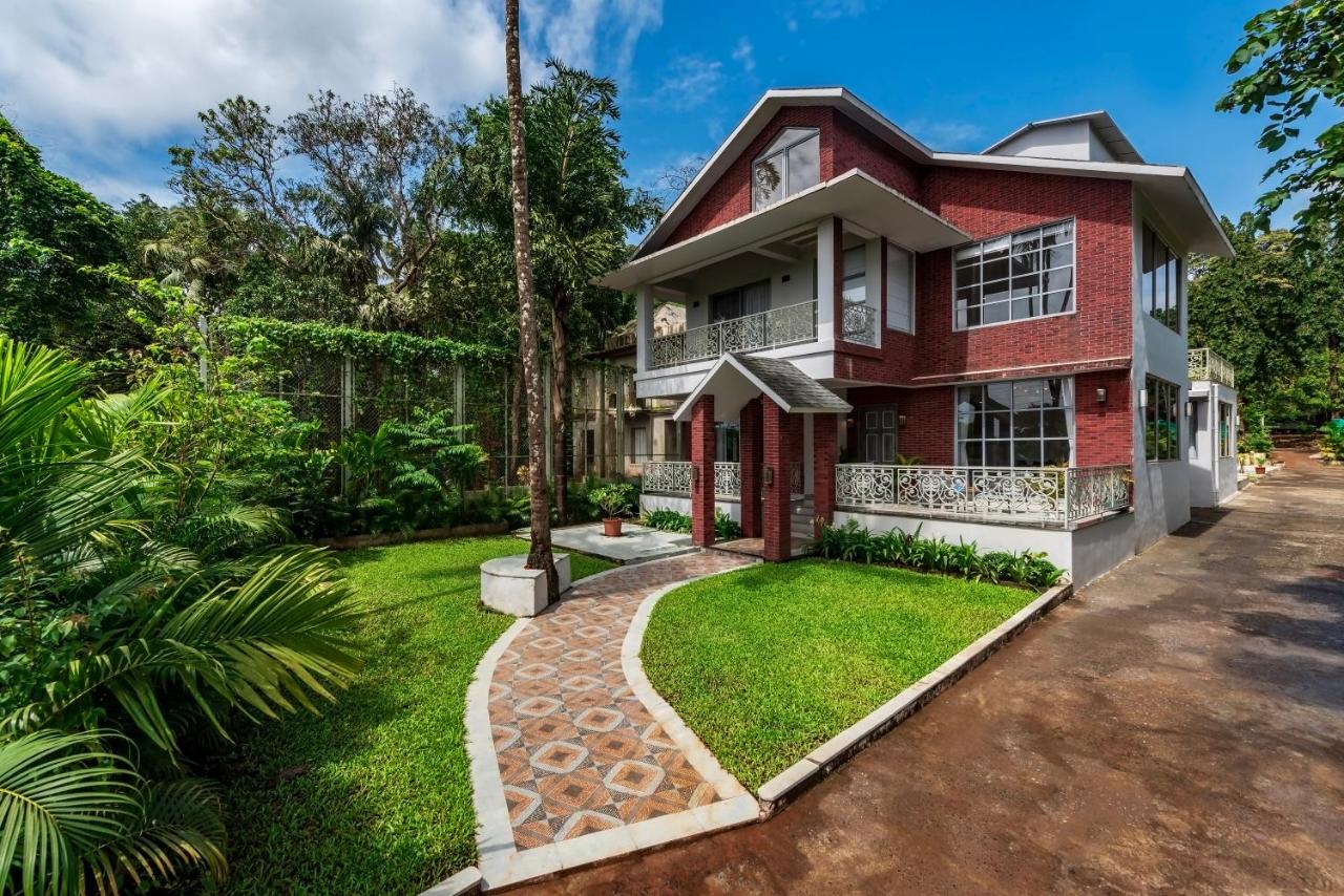 SaffronStays Magnolia - 3BHK Moira Goa Villa with Pool & Games Room - Chambres d’hôtes Bardez