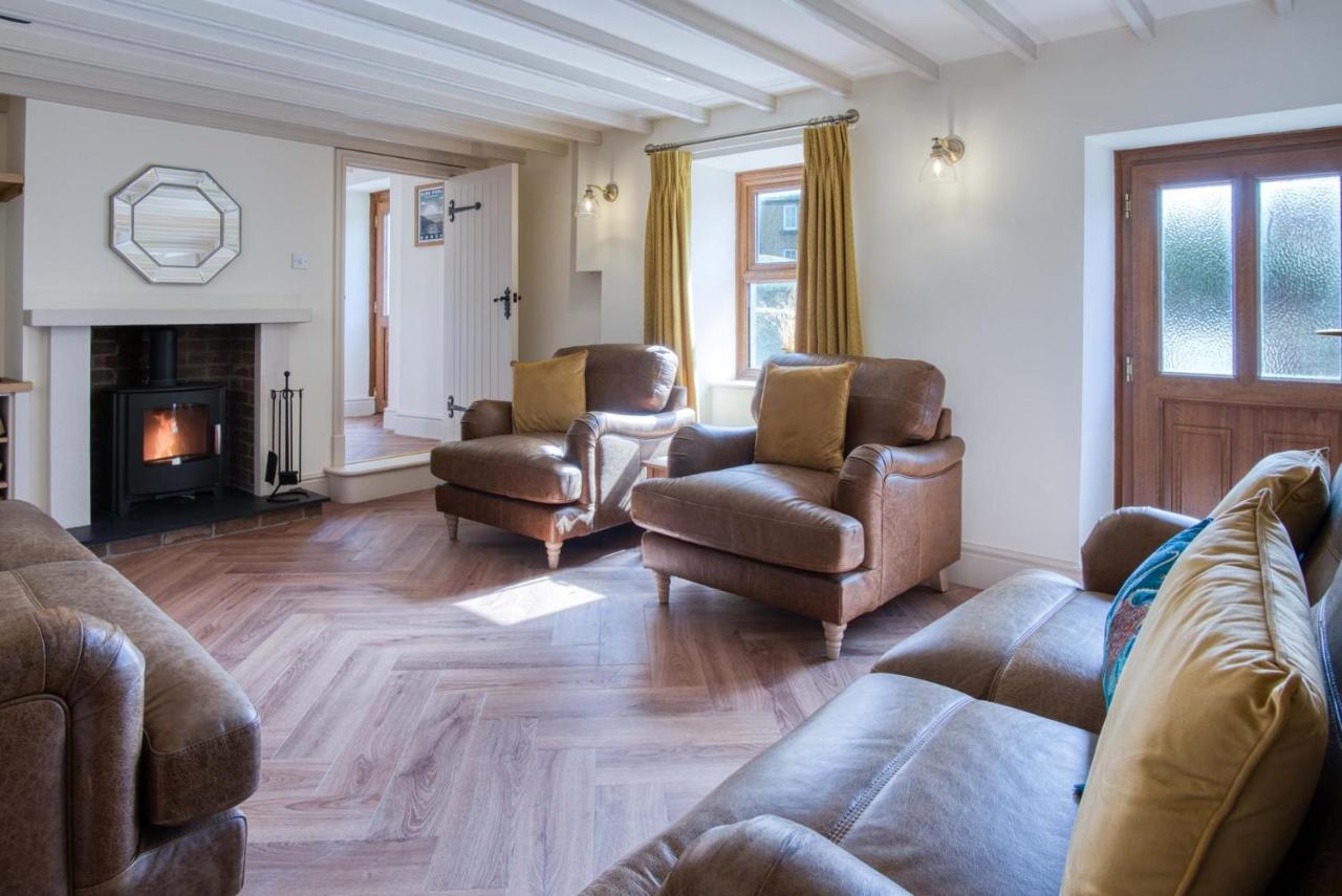 The Cross - 4 Bedroom Cottage - Llangennith - B&B