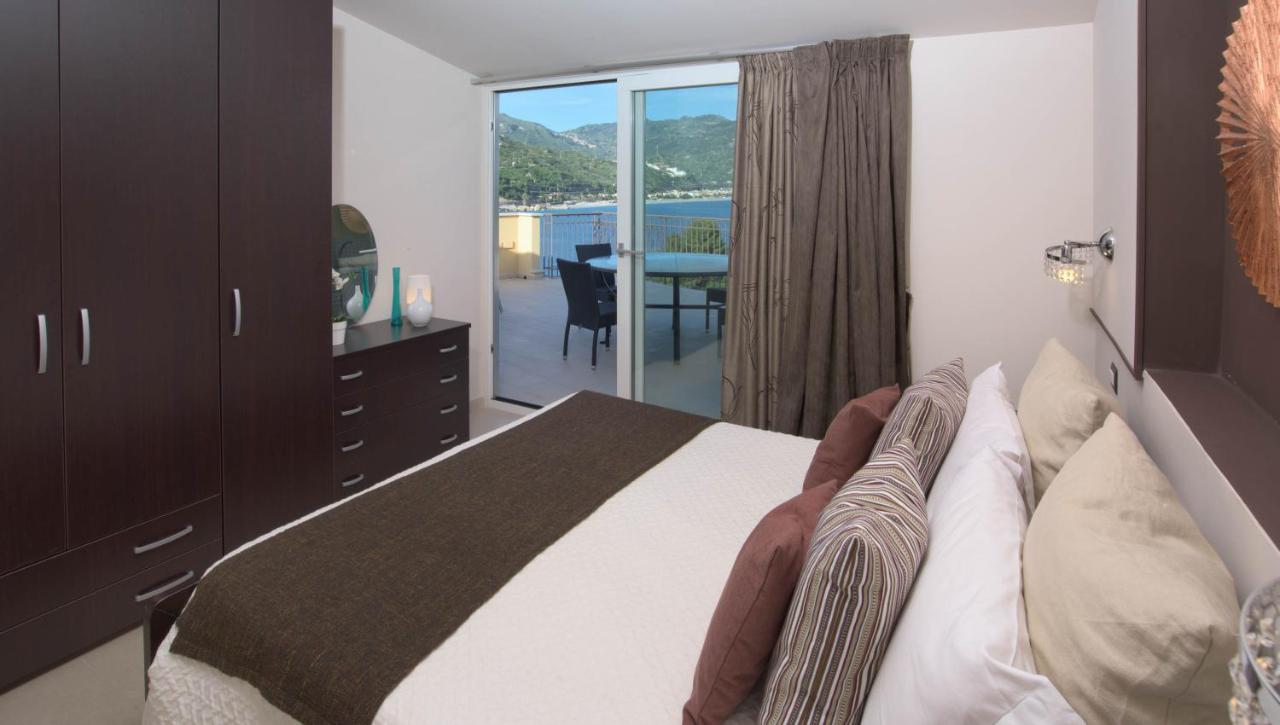 Superior One-Bedroom Apartment with Terrace and Sea View