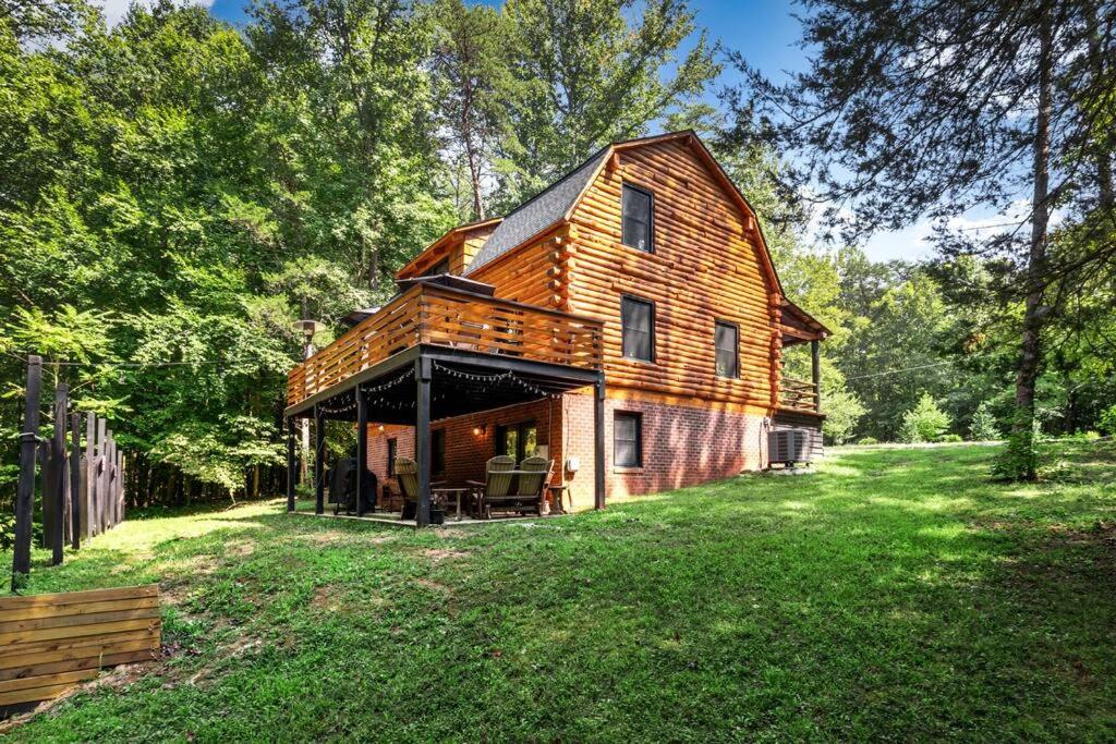 Cozy Cabin Where Comfort Meets Fun! - B&B