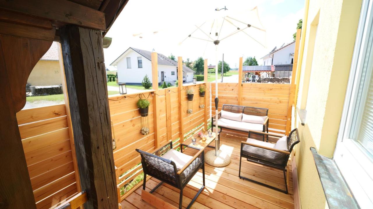 Yellow Lounge Schwarzwald - mit Veranda - Ferienwohnung