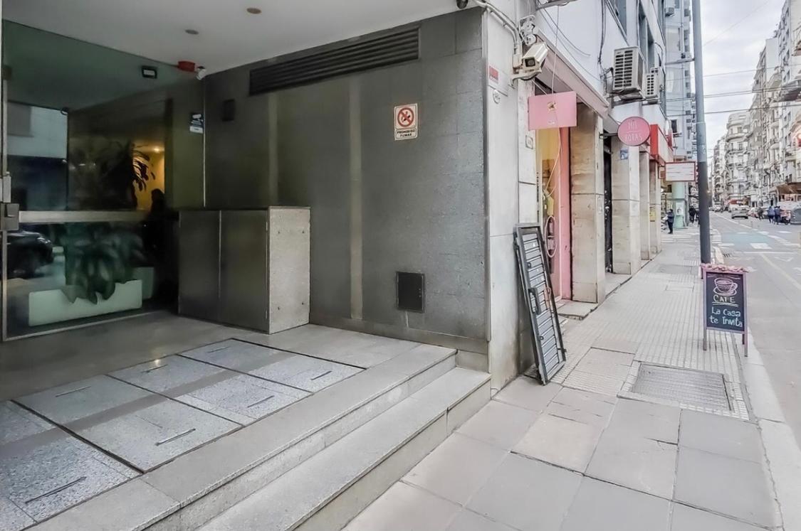 Tucumán y Uruguay - Tribunales - B&B