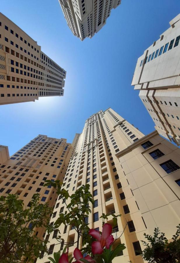 La Buena Vida Holiday Homes, Luxe, 3BR with, full kitchen, Marina View, by JBR Beach, Tram & Marina - B&B Dubai