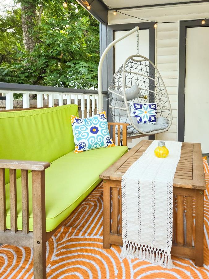 Stylish, Artsy Bungalow Central Eastside - B&B