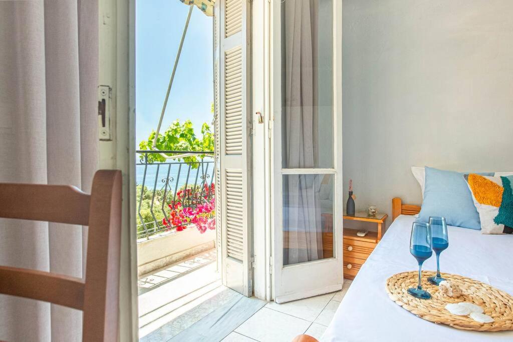 Blue Maraçi 1 Beach Access nd Parking - Bed and Breakfast Himarë