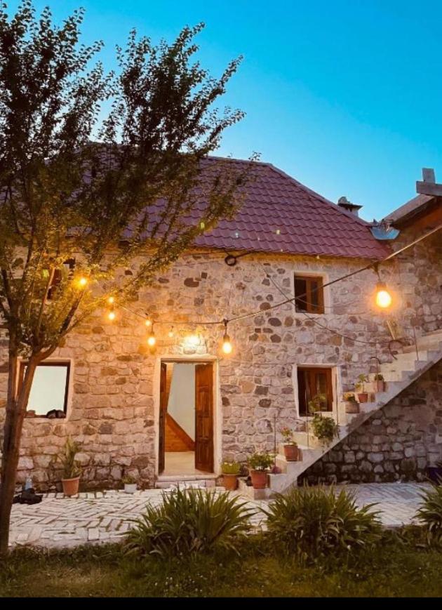 Bujtina Lokthi - B&B Theth