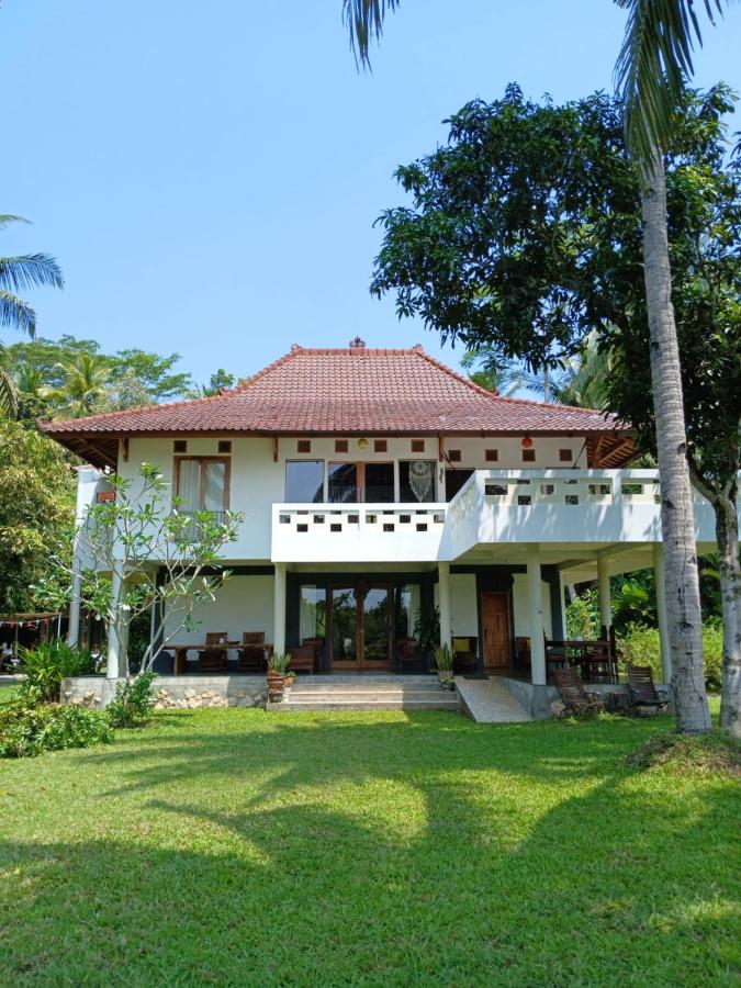 Villa Kanari Batukaras - B&B