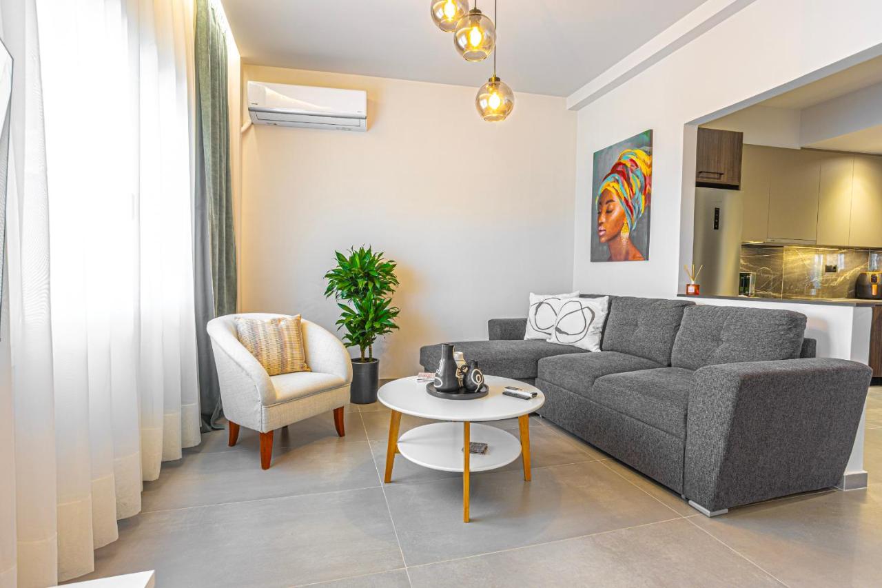 Appartamento con 2 Camere da Letto, Balcone e Vista mare