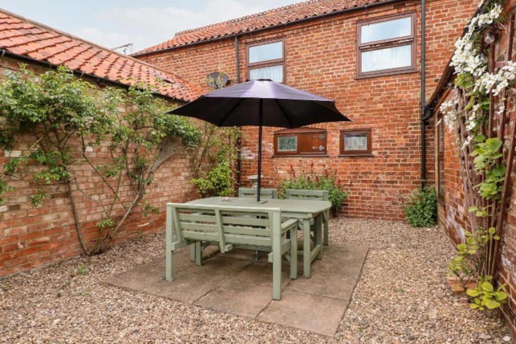 Clares Cosy Cottage - B&B Louth