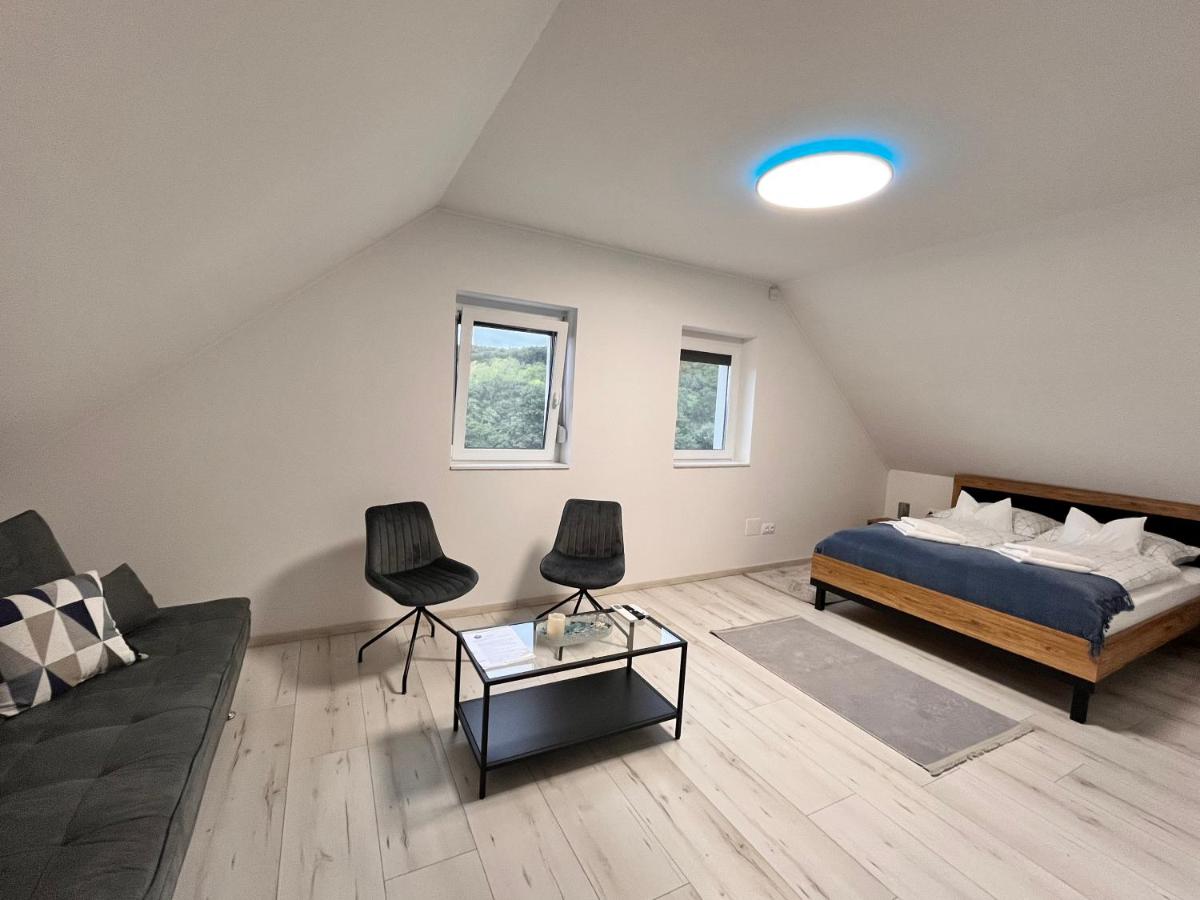 Zweibettzimmer mit Bergblick