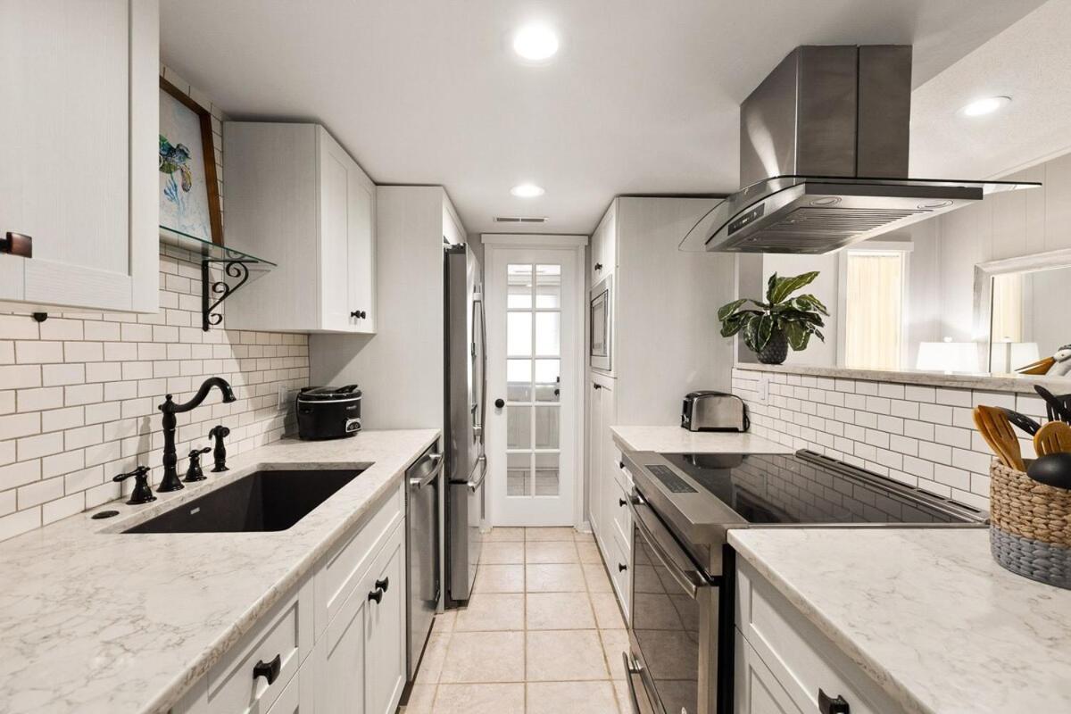 2 Bed 2 and one half Bath 34 Coligny Villa Near Beach & Plaza - B&B Hilton Head