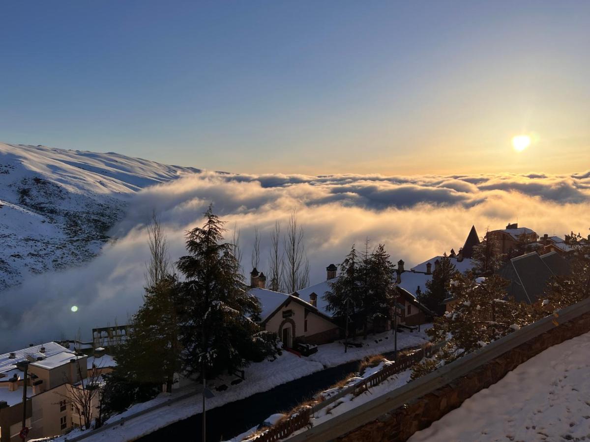 SIERRA NEVADA apartamento, ideal para grupos, aparcamiento en la puerta y con impresionantes vistas - B&B