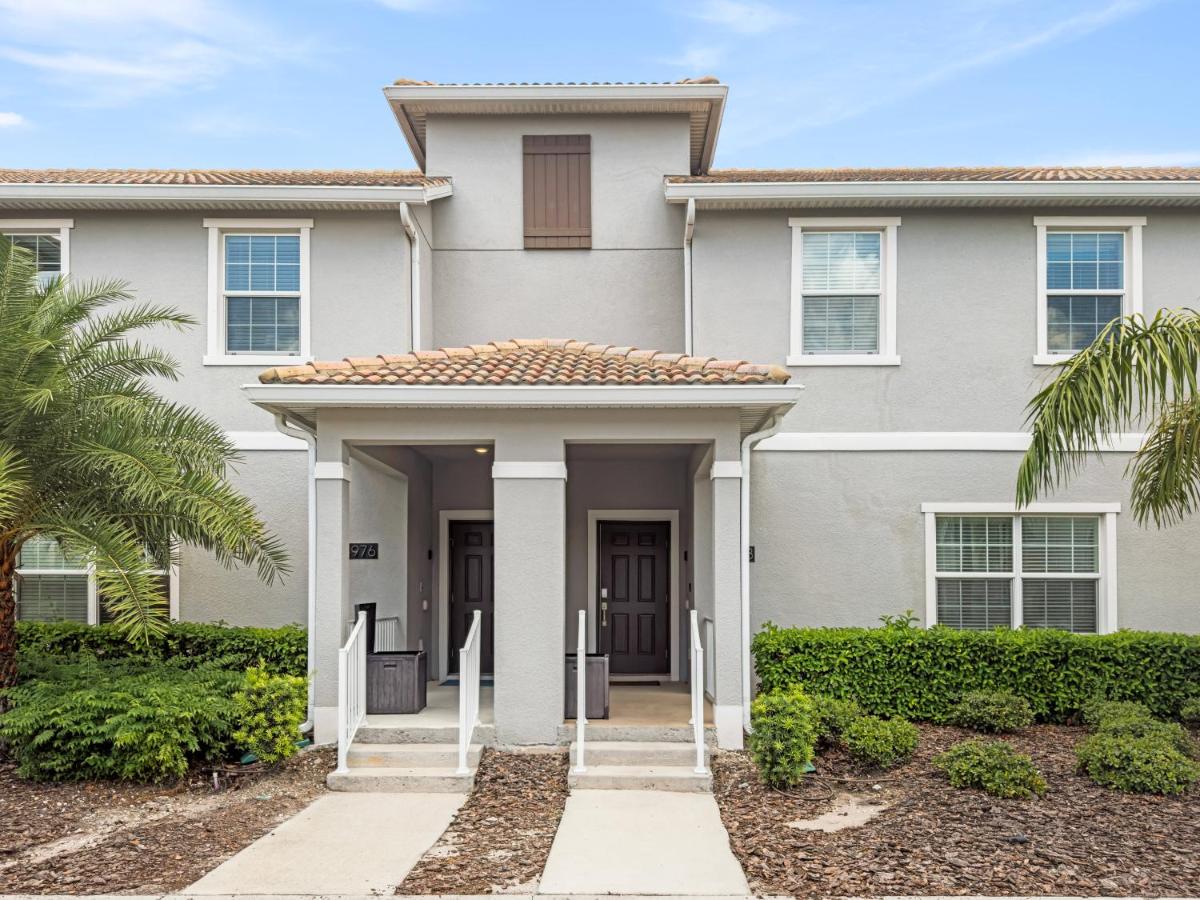 4978 Luxurious 4BR Sunshine Getaway at Storey Lake - Chambres d'hôtes Kissimmee