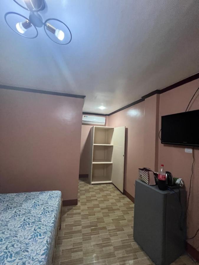 Habitación con cama grande