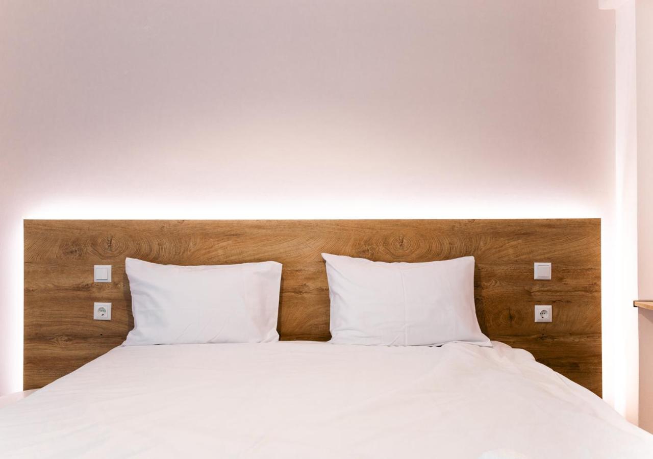 Deluxe One-Bedroom Apartment with City View