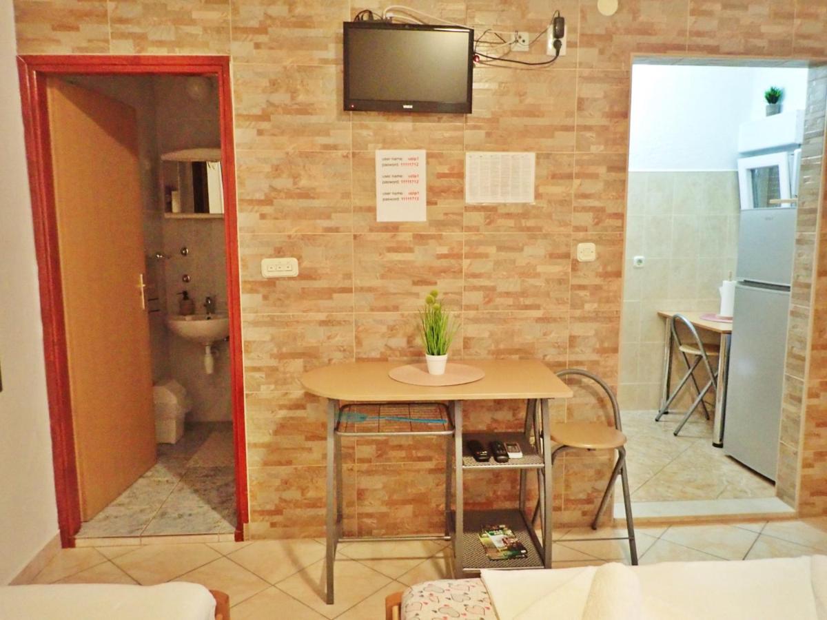 Studio Triple Standard