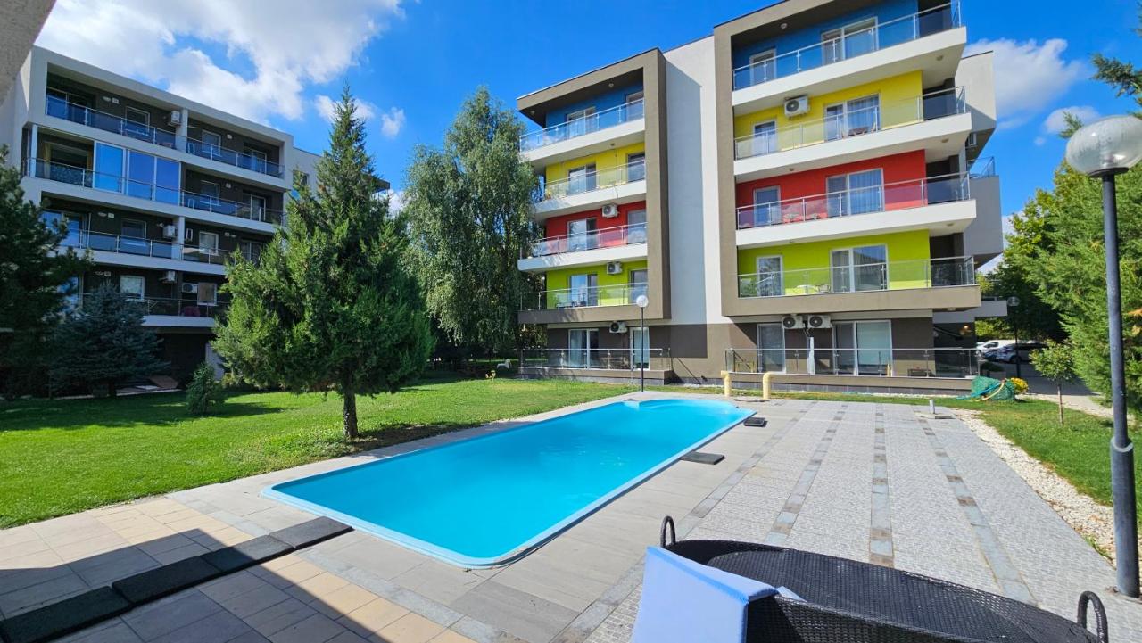 Airport Residence Studio 401 - Bed and Breakfast