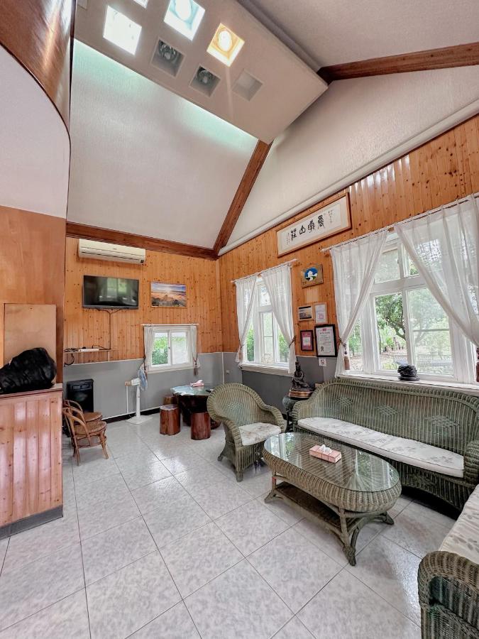 Family Room with Garden View