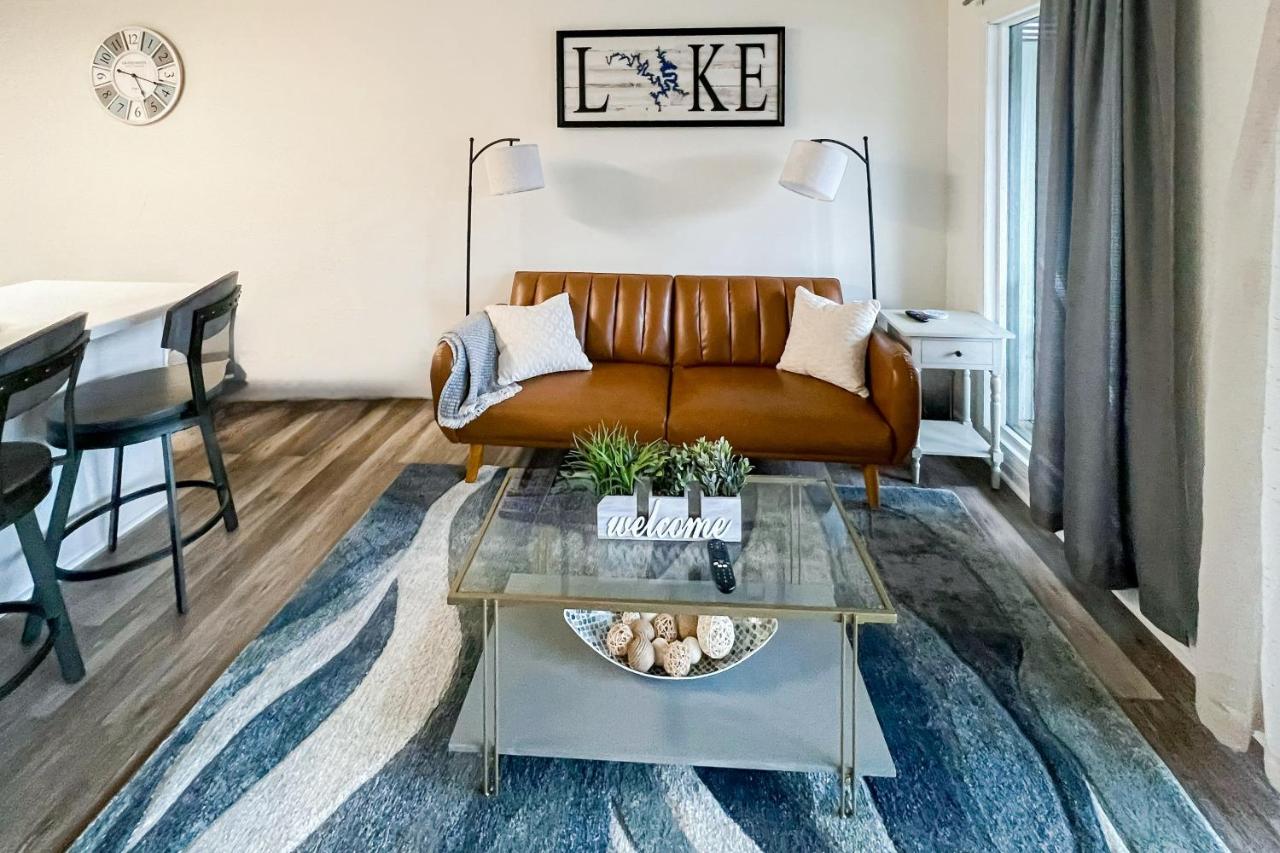 The Luxe Lakefront - B&B