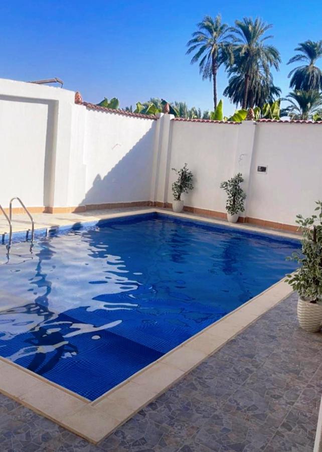 El Hady Apartments with Swimming Pool - Bed and Breakfast Luxor