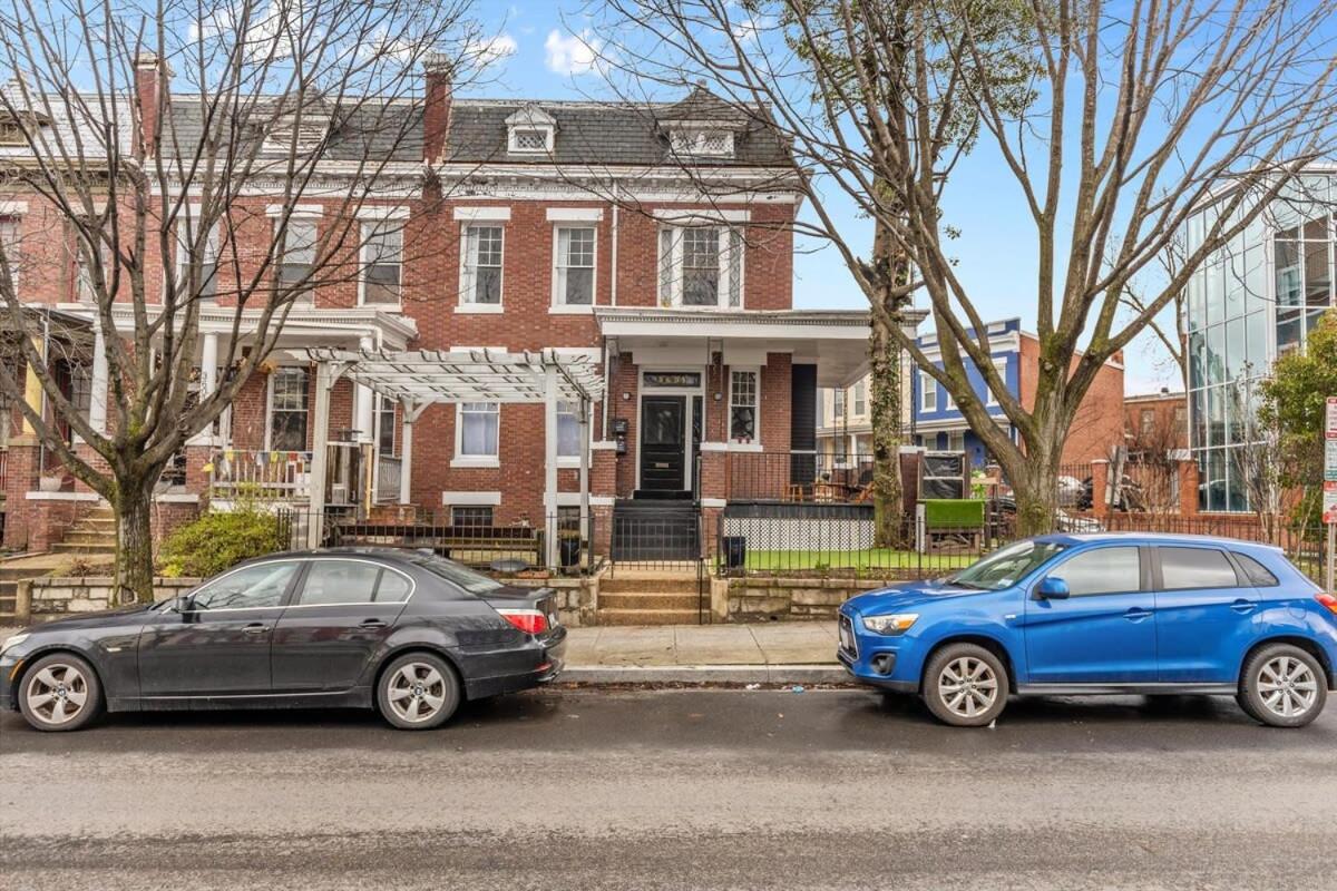 3-BR Historic Home Nestled Btw Petworth & CoHi - Ferienwohnung