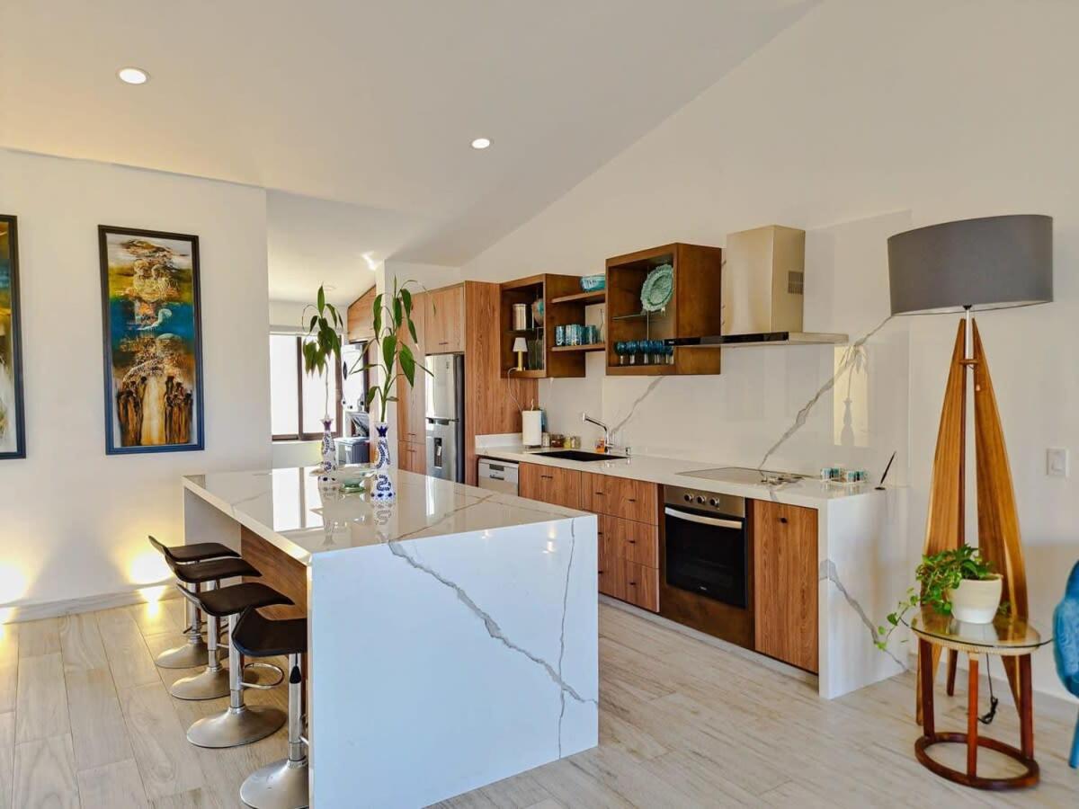 Unit 216-Casa Ricardo-Ocean View RENOVATED - Chambres d’hôtes Cabo San Lucas