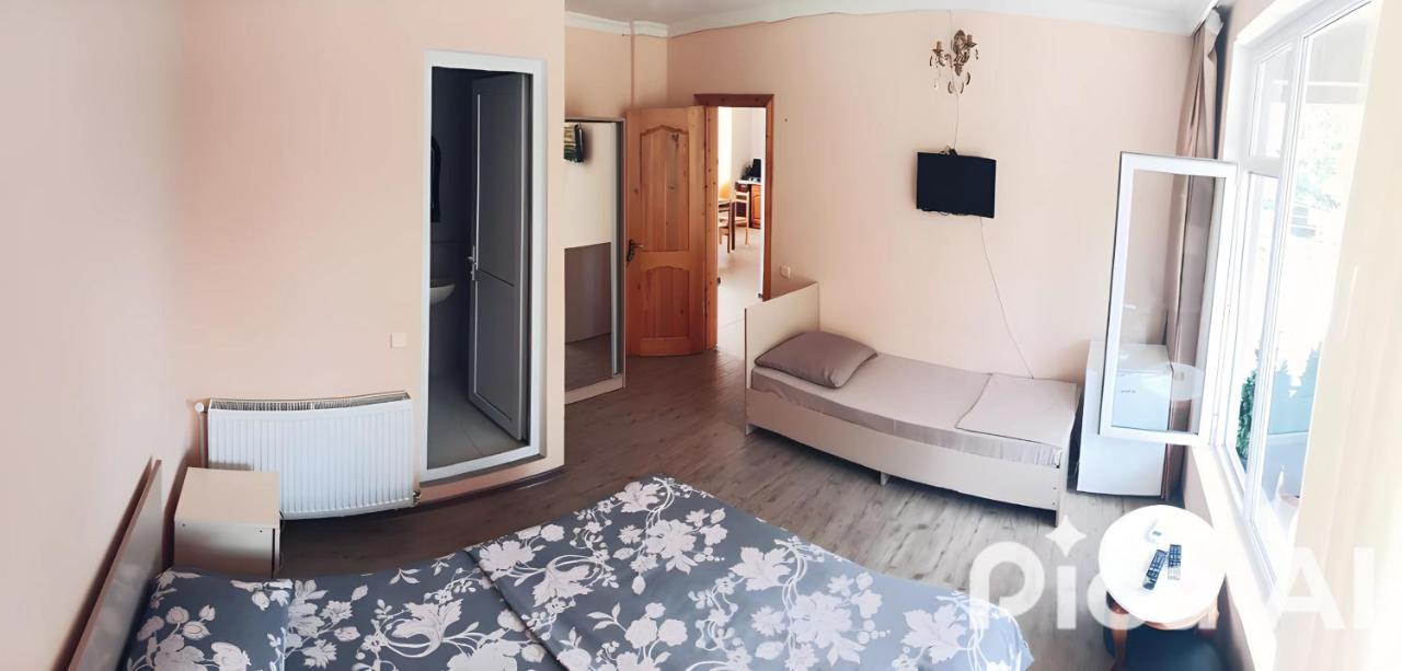 Large Double or Twin Room