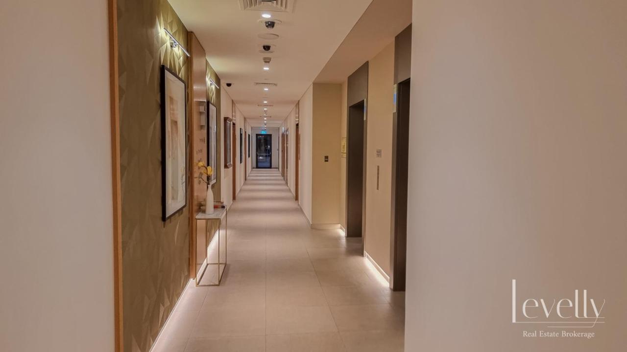Stunning 1BR with Panoramic City Skyline View - B&B Dubai