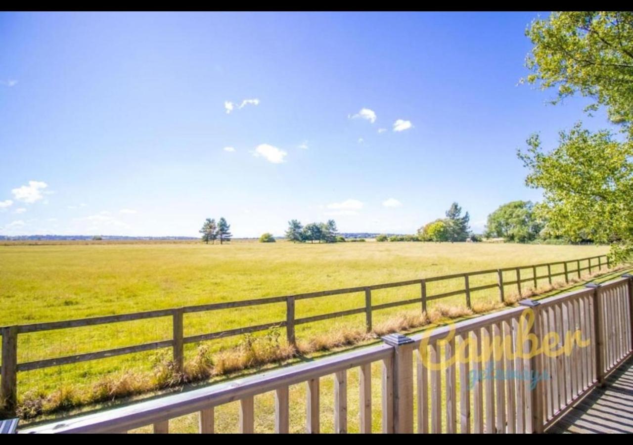 Five Waterings - Luxury Lodge - Romney Marsh, Kent - B&B Brookland