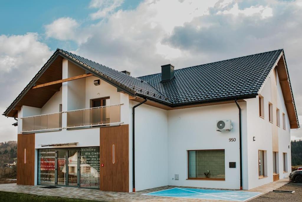 Centrum Konferencyjno-Noclegowe - Bed and Breakfast Iwkowa