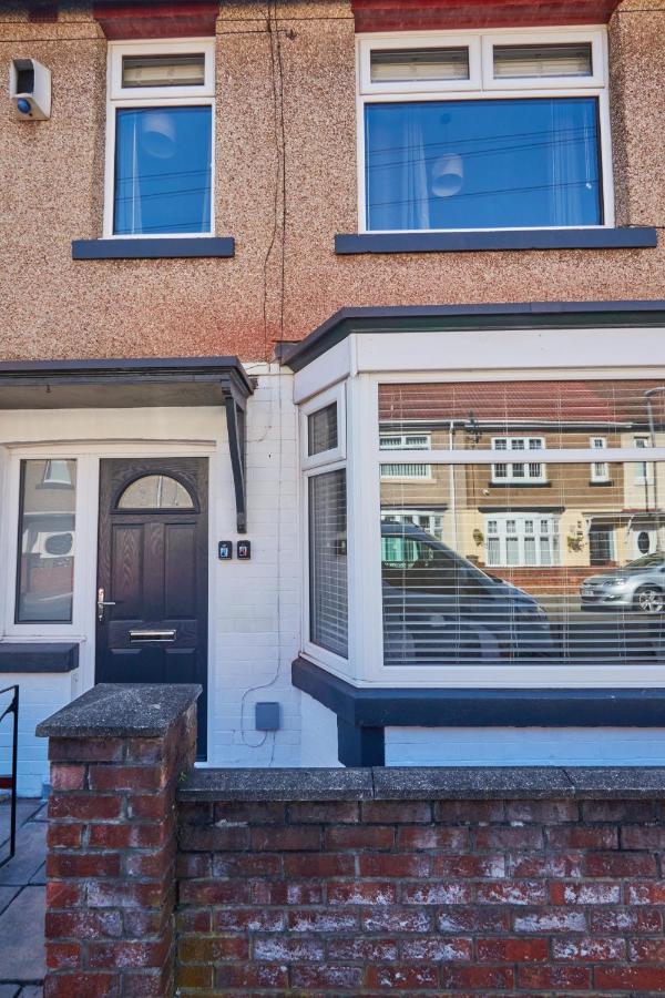 Lovely 4-Bedroom House in Hartlepool - Street Parking - B&B Hartlepool