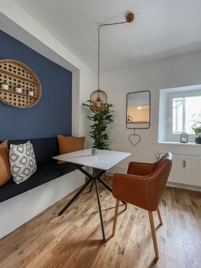 Schöne Altbauwohnung mitten in der Altstadt - Bed and Breakfast