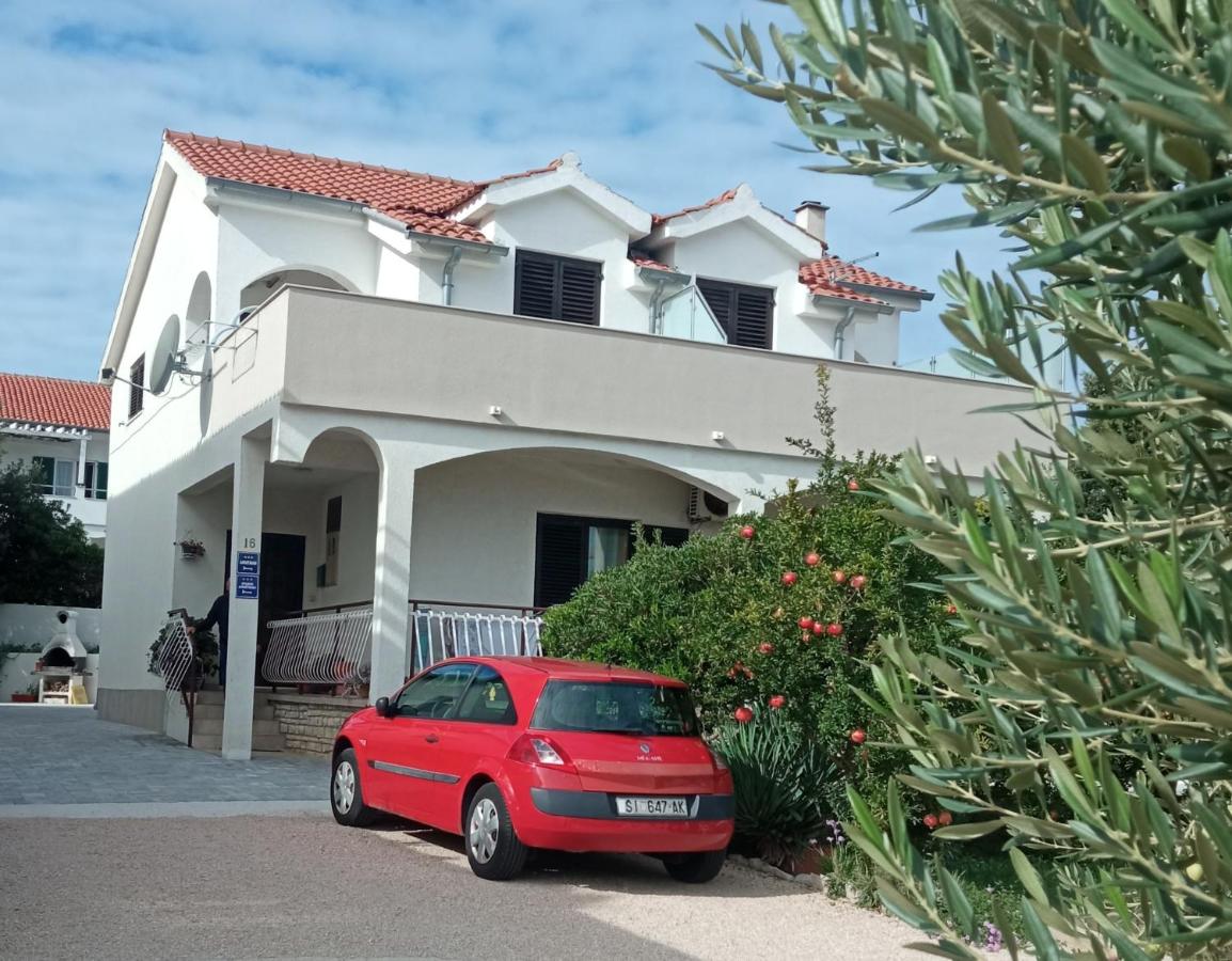 Apartments Lavanda - free parking and grill - Bed and Breakfast