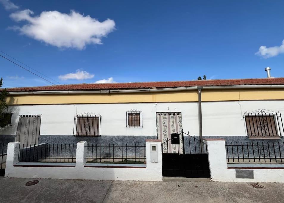 Casa Rural Los Laureles - B&B