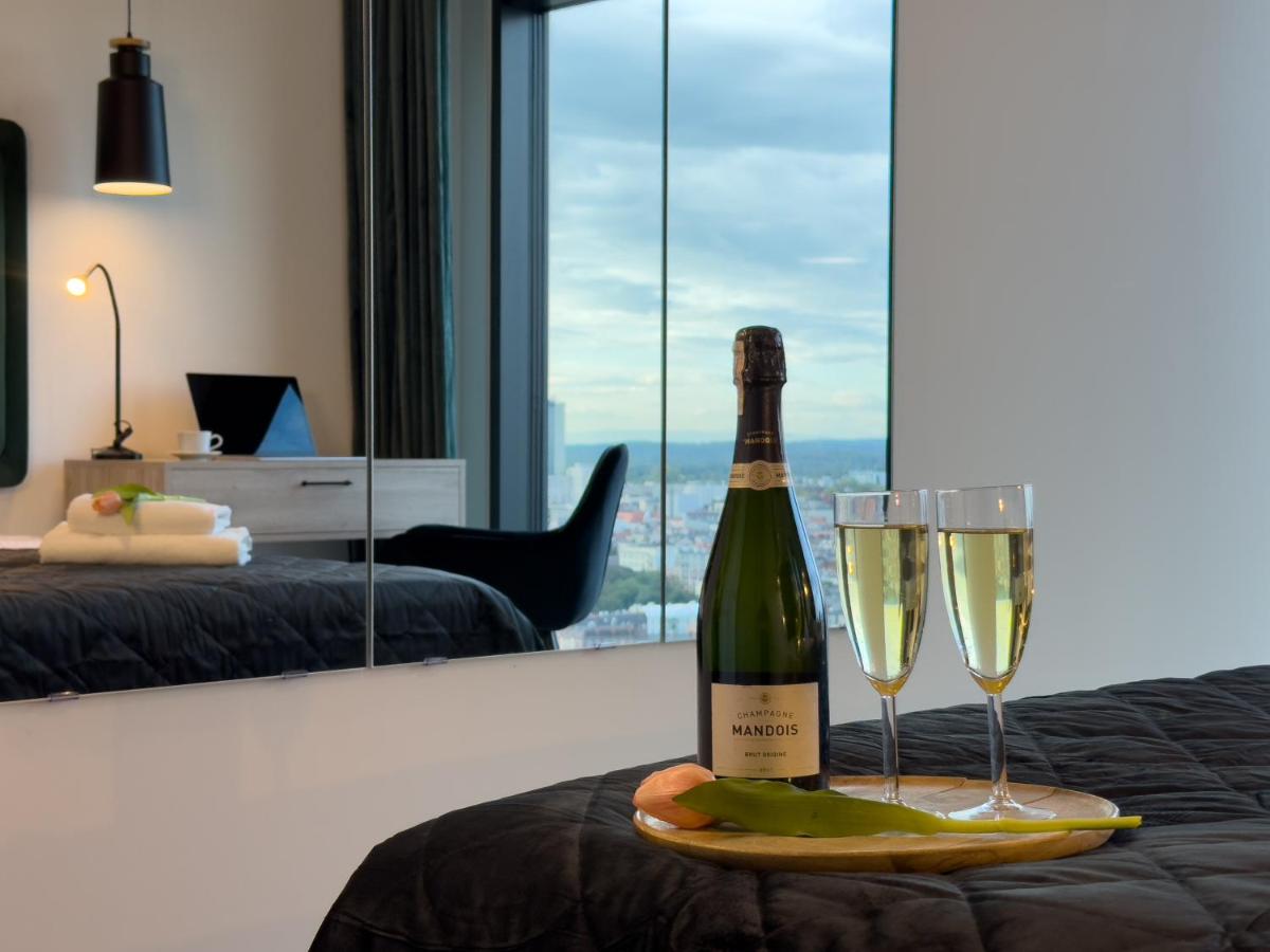 URBAN APARTMENTS GLOBAL SKYLINE, 25th Floor No 19, Free Garage, Self Check-in, No Deposit - Ferienwohnung Kattowitz