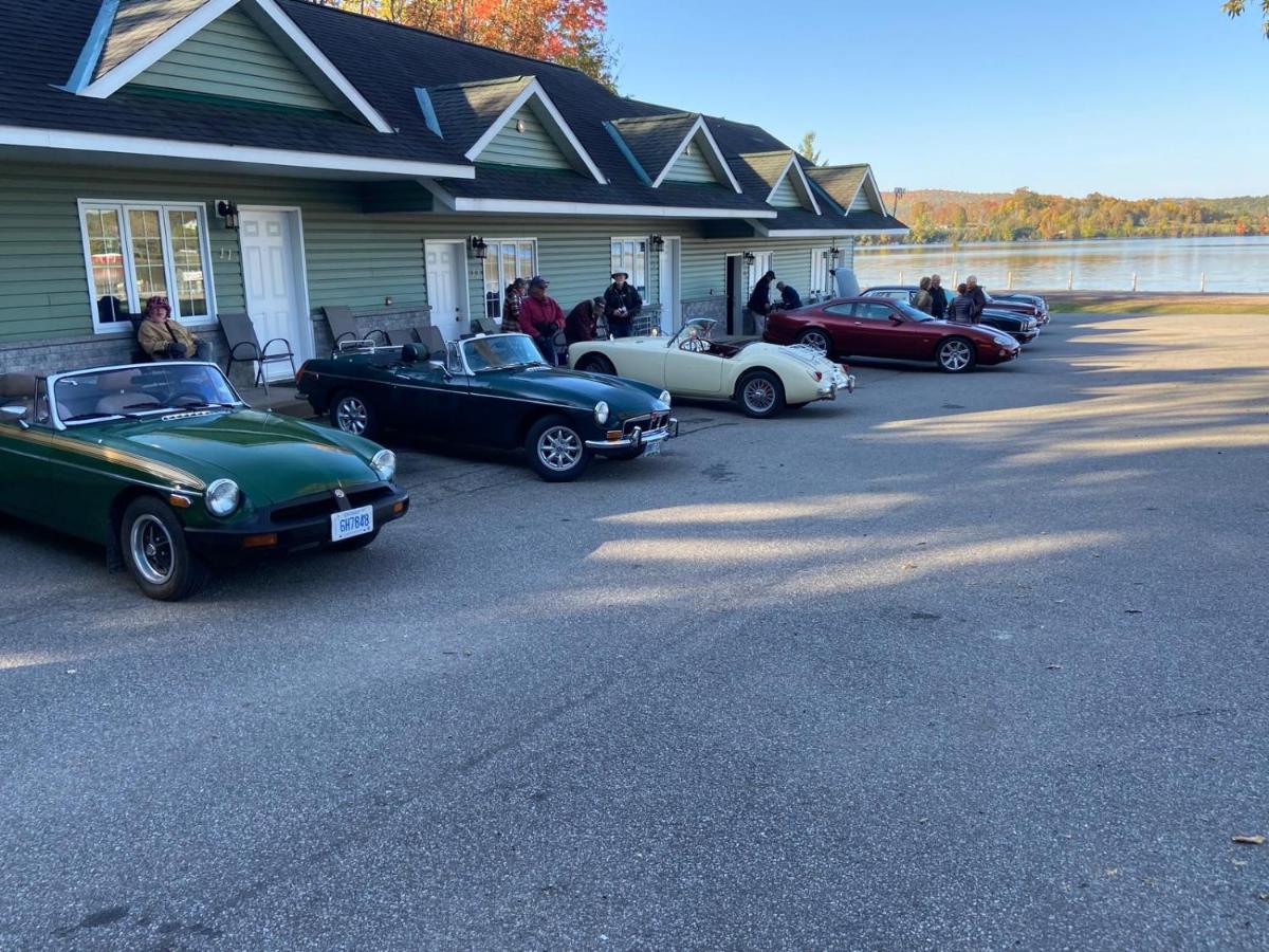 The Ash Grove Inn - B&B Barry's Bay