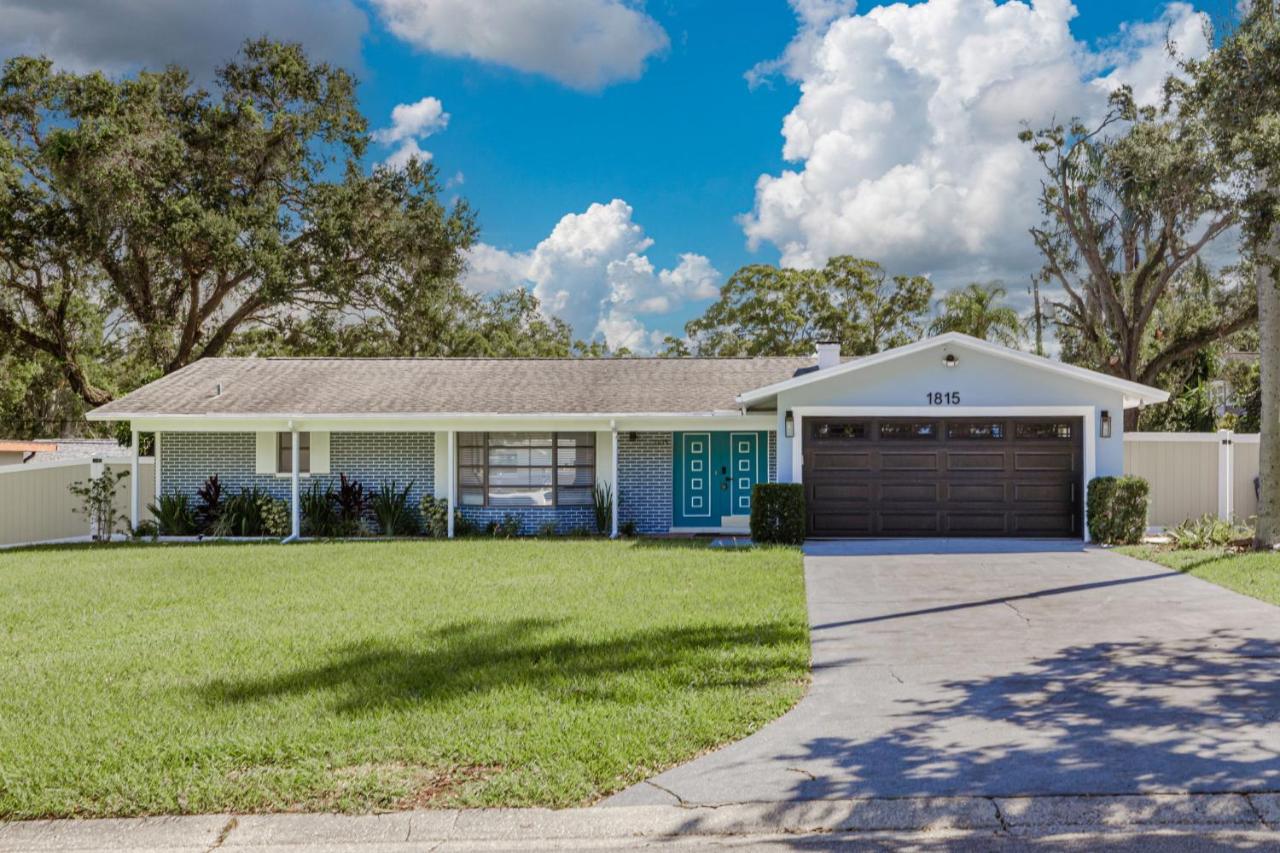 Poolside Paradise Clearwater Family Friendly House - Chambres d’hôtes