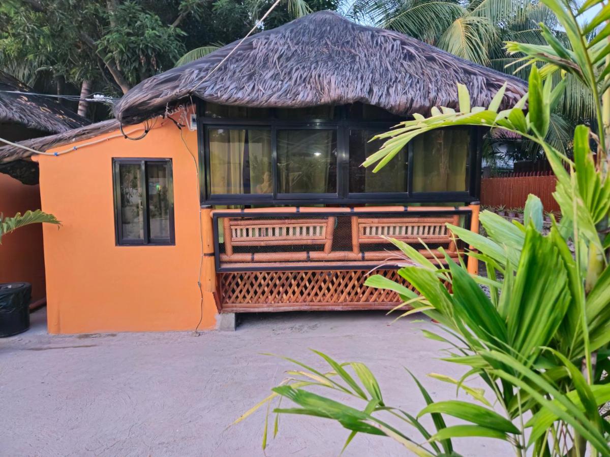 Casa Celine Dumaguete - Bed and Breakfast