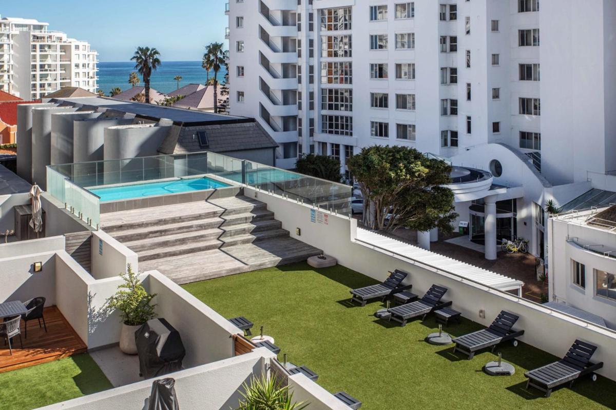 Sea Views 3 bed - The Fairmont - Sea Point BantryBay - B&B
