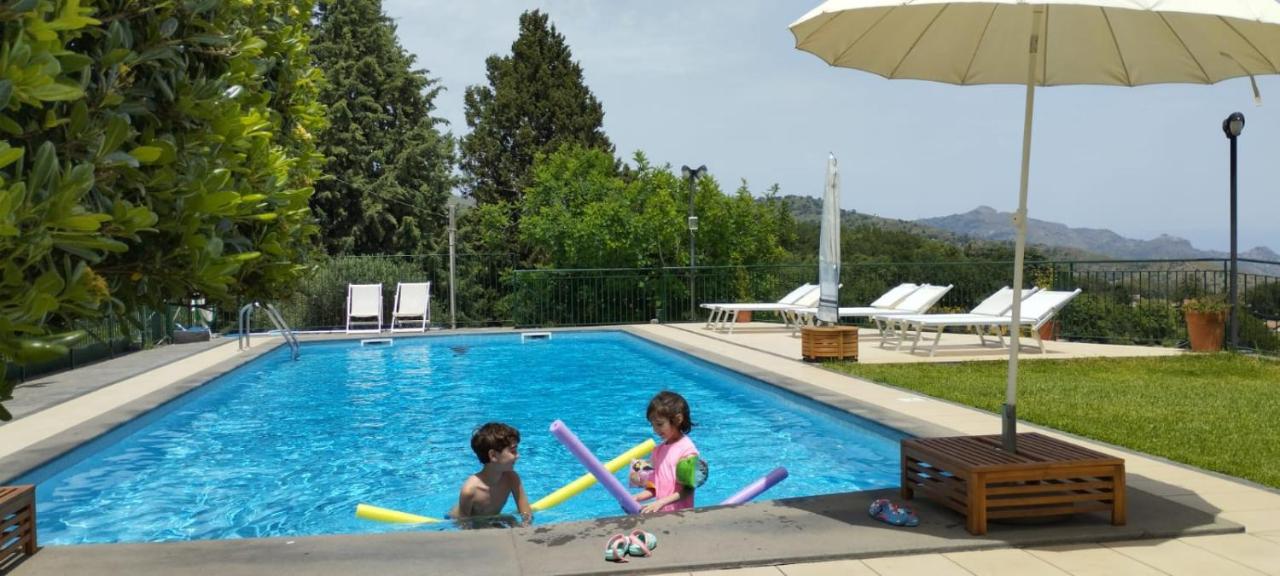 Villa Capogrecale - piscina riscaldata - B&B Piedimonte Etneo