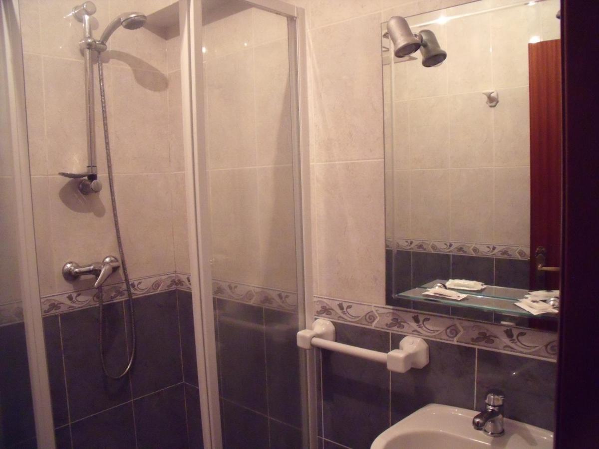 Camera Doppia con Letti Singoli