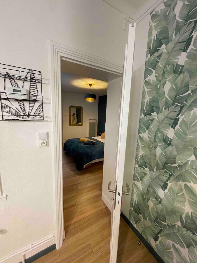 Apartment with Shower
