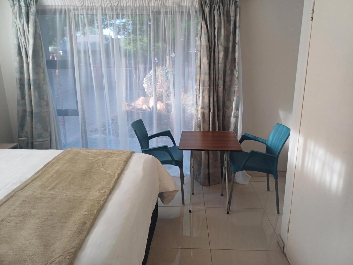 Willow Guesthouse - B&B Vereeniging