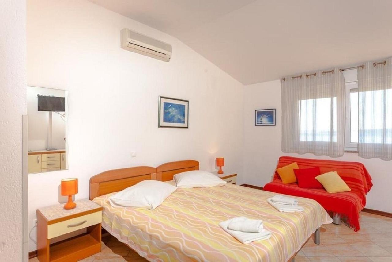 Apartamento de 1 dormitorio con vistas al mar
